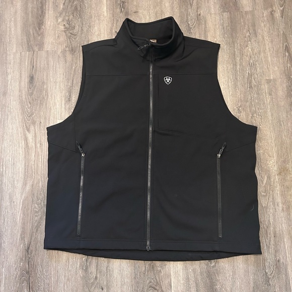 Ariat Logo 2.0 Softshel Vest Black Men’s Sz 2XL Zip Up Western Cowboy Water - Picture 3 of 12